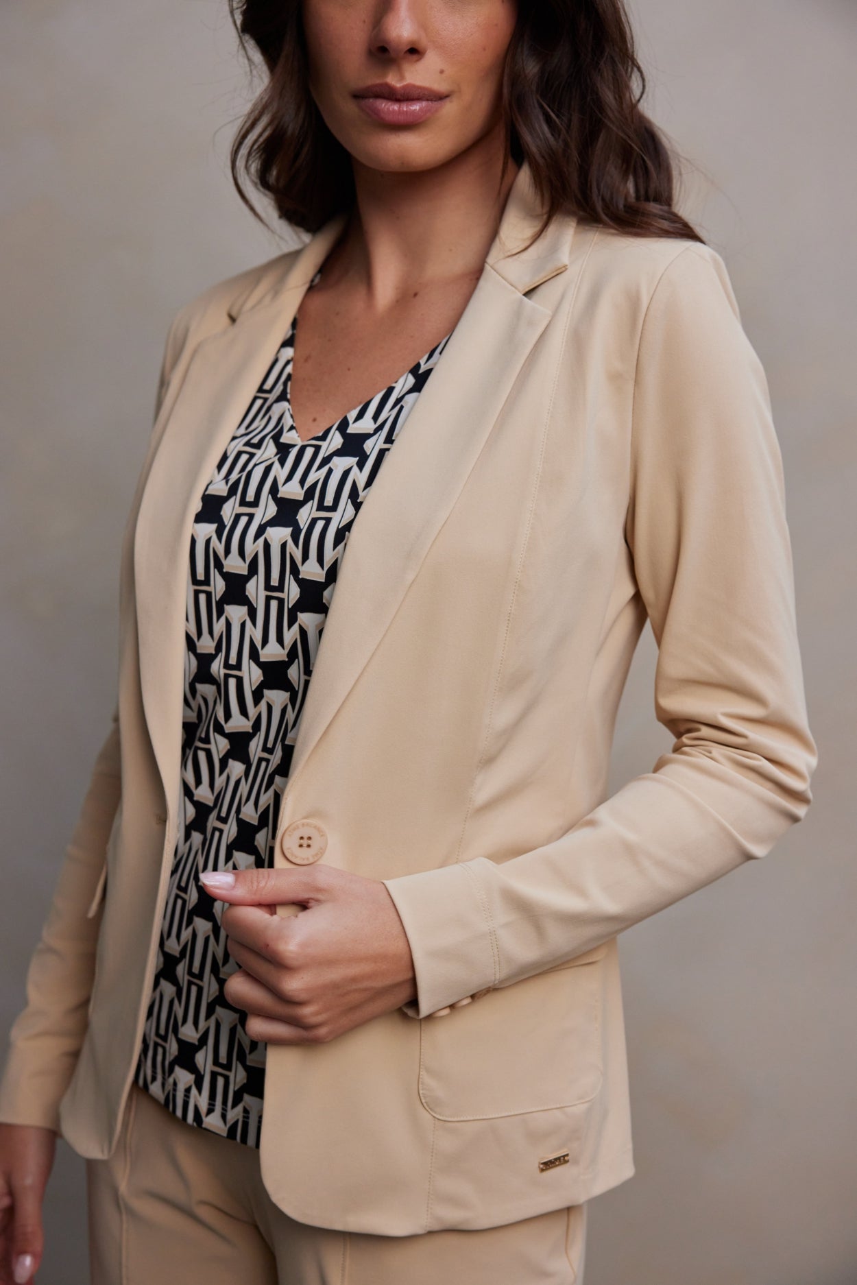 Nora Blazer | Sand